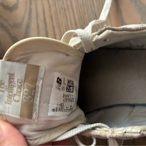 New Balance Beige and White Sneakers - Picture 4 of 7
